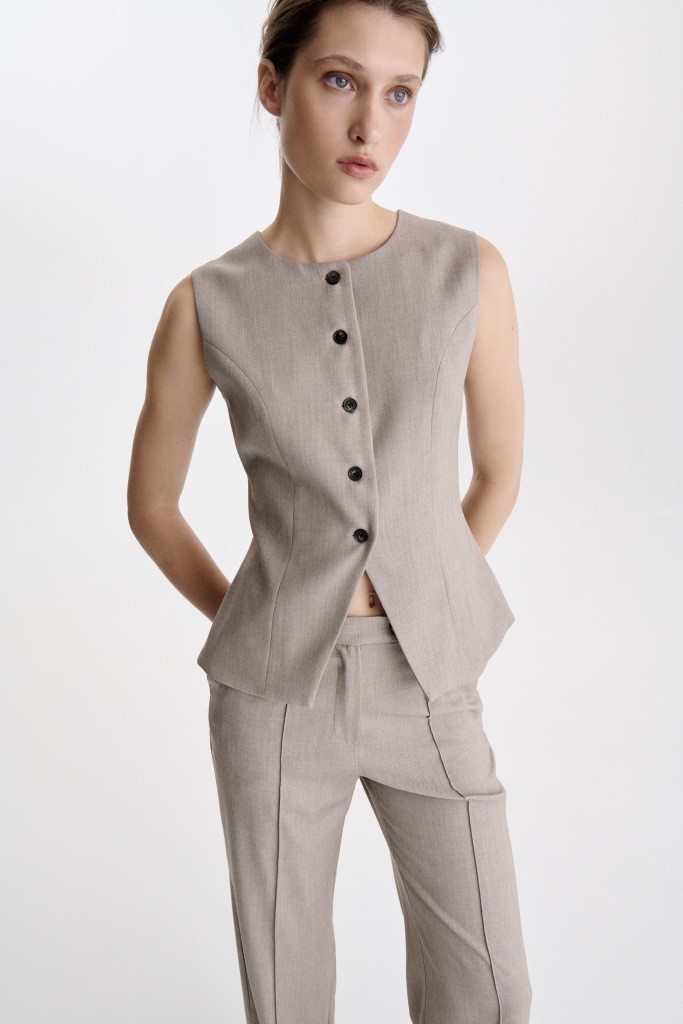 ЖИЛЕТ ПОДОВЖЕНОГО СИЛУЕТУ 1254\12-7 зображення